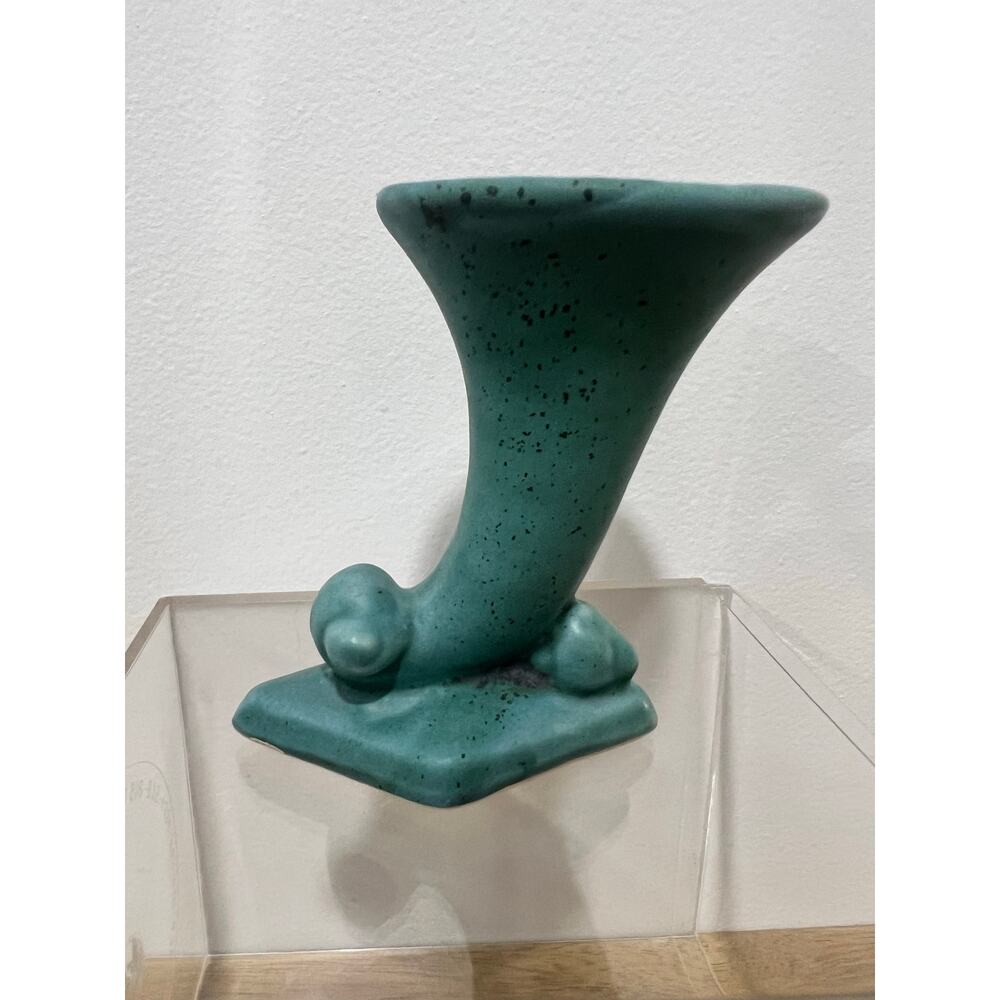 Made in the 40’s by Abingdon ? Pottery Cornucopia Vase